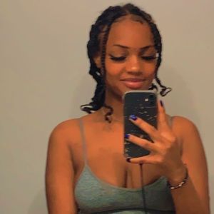 Meet your Posher, Amya